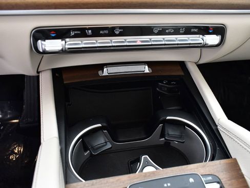 Used 2022 Mercedes-Benz GLE 350 4MATIC image 25