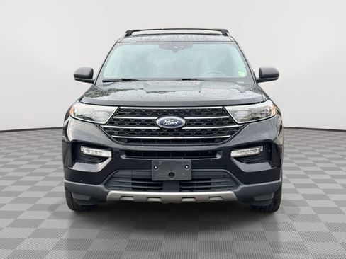 Used 2021 Ford Explorer XLT w/ Equipment Group 202A AWD/4WD image 2