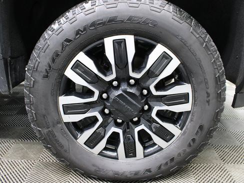 Used 2024 GMC Sierra 2500 Denali Ultimate w/ Max Trailering Package image 8