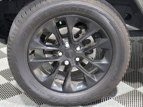 Used 2022 Jeep Wrangler Unlimited Sahara image 36