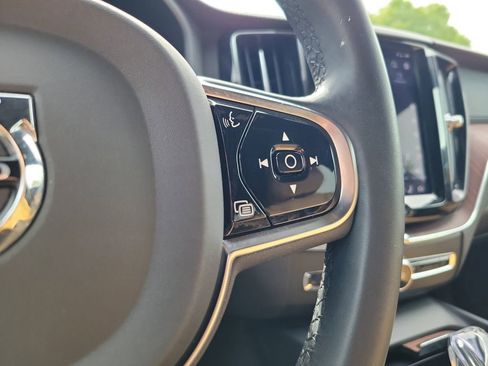 Used 2023 Volvo XC60 B5 Ultimate w/ Protection Package Premier image 27