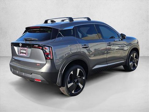 New 2026 Nissan Kicks SR image 2