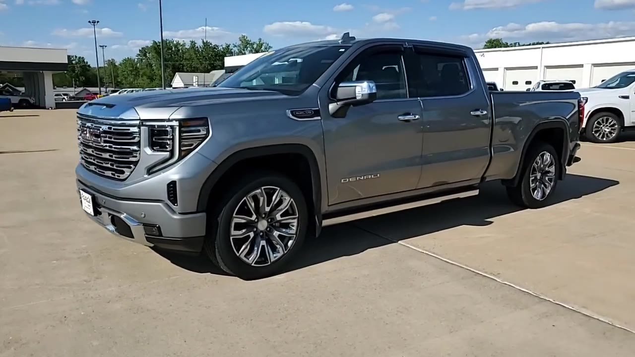Used 2023 GMC Sierra 1500 Denali w/ Denali Reserve Package AWD/4WD image 4