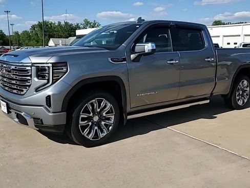Used 2023 GMC Sierra 1500 Denali w/ Denali Reserve Package AWD/4WD image 4