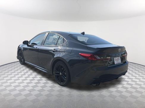 Used 2025 Toyota Camry SE FWD image 15