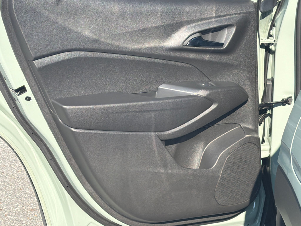Used 2025 Chevrolet Trax ACTIV w/ Sunroof Package FWD image 21