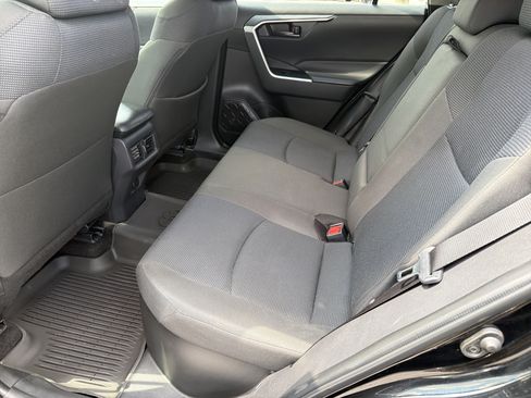 Certified 2025 Toyota RAV4 LE AWD/4WD image 31