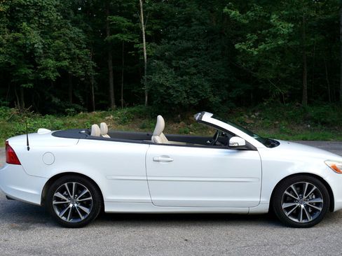 Used 2011 Volvo C70 T5 image 6
