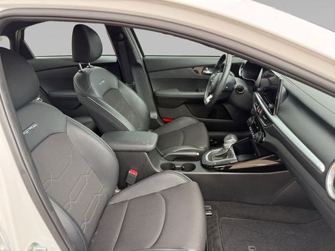 Used 2022 Kia Forte GT-Line FWD image 11