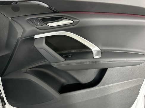 Used 2025 Audi Q5 Premium w/ 19" Wheel Package image 23