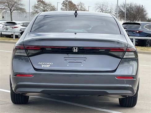 Certified 2025 Honda Accord LX image 5