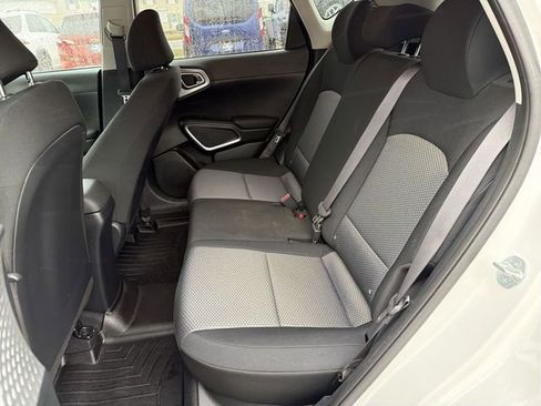 Used 2024 Kia Soul LX image 23