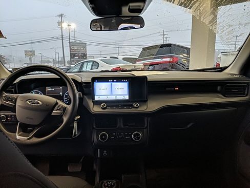 Certified 2022 Ford Maverick XL image 12