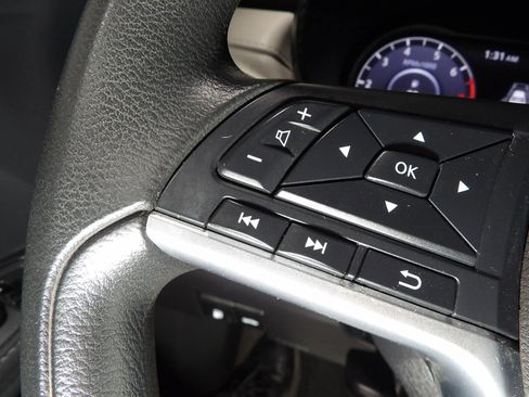 Used 2021 Nissan Versa SV image 17