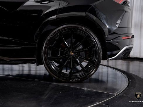 Used 2019 Lamborghini Urus image 9