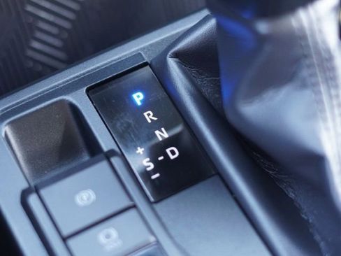 Certified 2025 Toyota 4Runner SR5 image 32