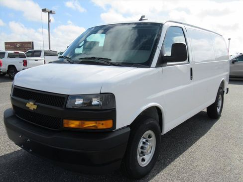 New 2026 Chevrolet Express 2500 RWD image 3