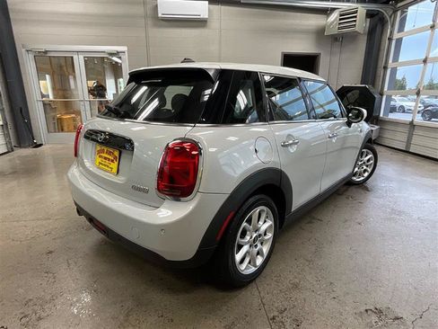 Used 2021 MINI Cooper 4-Door Hardtop w/ Premium Package FWD image 5