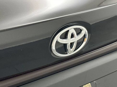 Used 2022 Toyota Corolla LE w/ LE Convenience Package FWD image 20