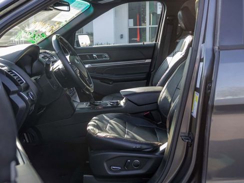 Used 2018 Ford Explorer Sport w/ Equipment Group 401A image 19