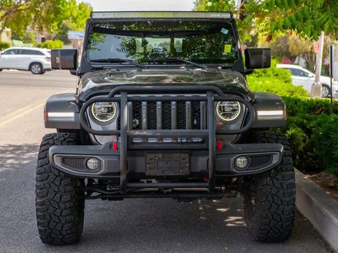 Used 2020 Jeep Gladiator Rubicon image 3