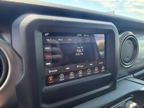 Used 2019 Jeep Wrangler Unlimited Sport S AWD/4WD image 16