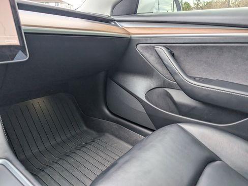 Used 2021 Tesla Model 3 Performance image 27