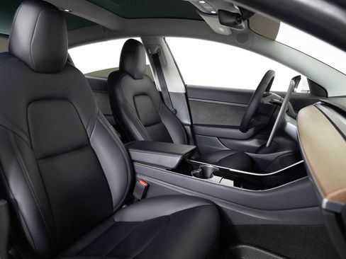 Used 2020 Tesla Model 3 Standard Range RWD image 25