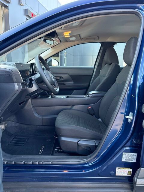 Used 2025 Nissan Kicks S AWD/4WD image 5