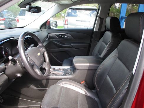 Used 2021 Chevrolet Traverse Premier AWD/4WD image 19