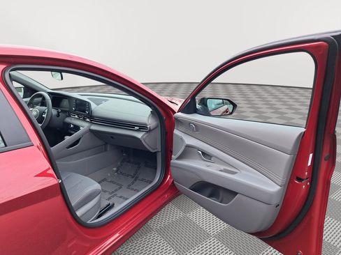 New 2025 Hyundai Elantra Sport image 17
