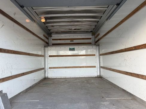 Used 2012 Ford E-450 and Econoline 450 Super Duty RWD image 24
