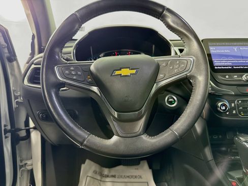Used 2021 Chevrolet Equinox Premier FWD image 12