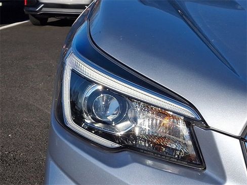 Used 2019 Subaru Forester Touring image 10