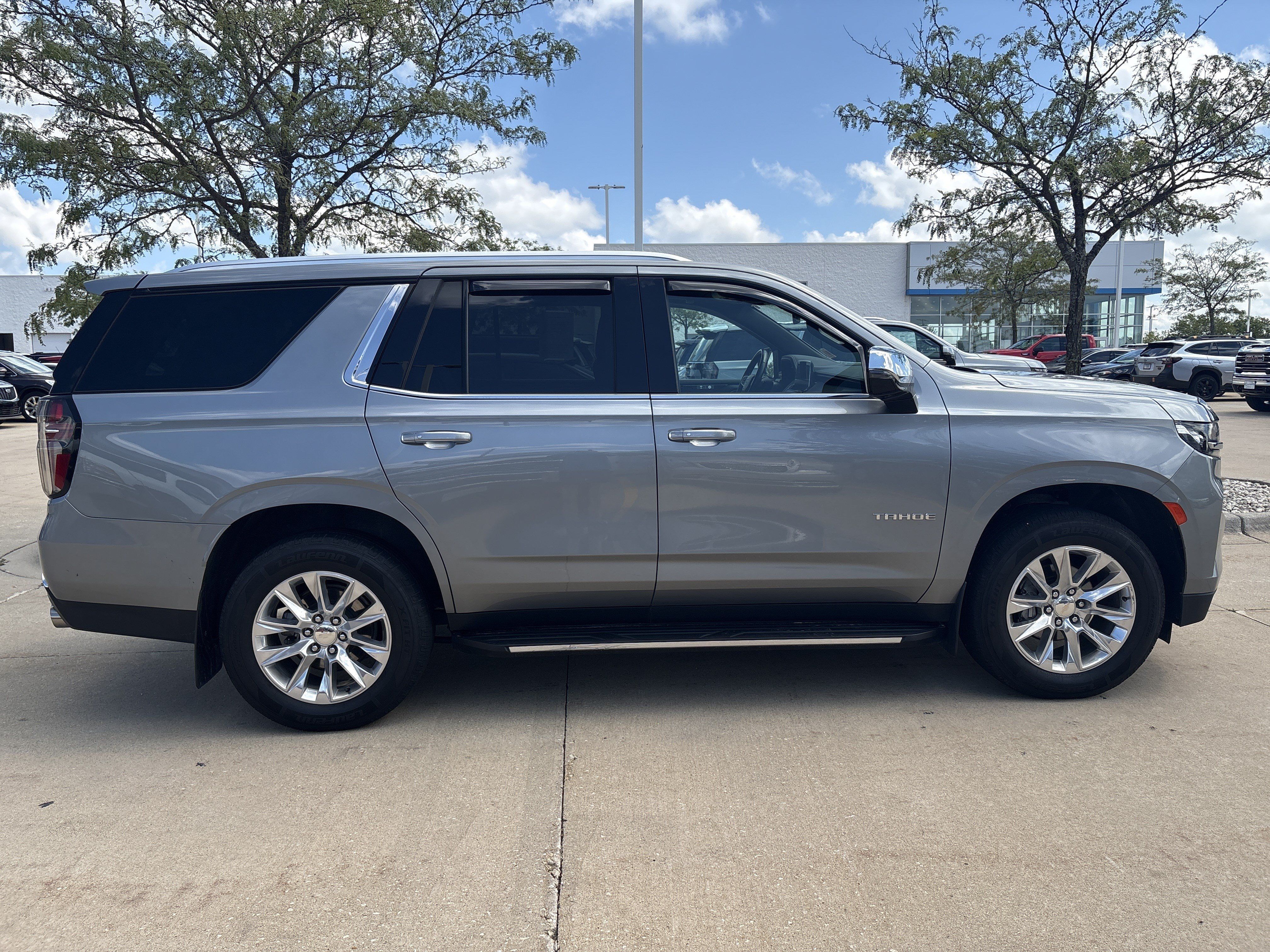 Used 2023 Chevrolet Tahoe Premier AWD/4WD image 14