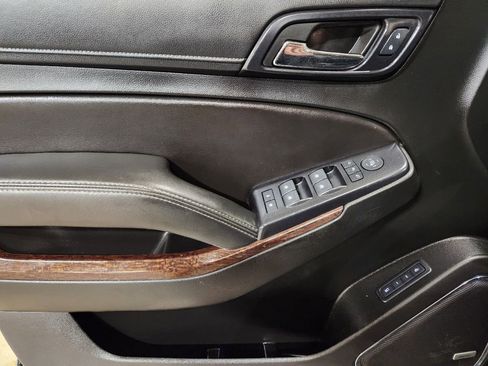 Used 2018 GMC Yukon XL SLT image 42