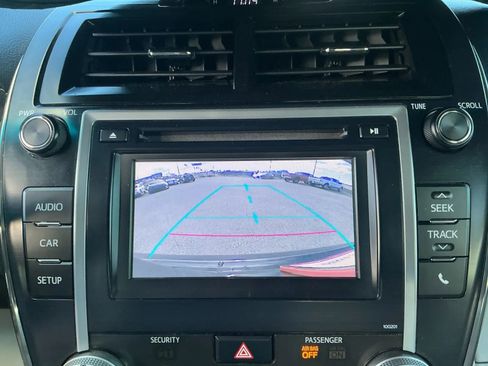 Used 2014 Toyota Camry LE image 28