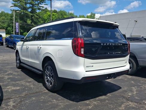 Used 2025 Ford Expedition Max Active AWD/4WD image 3