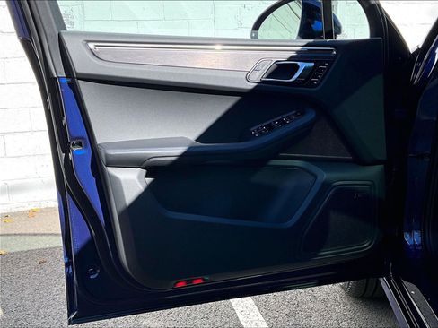 New 2026 Porsche Macan GTS image 16