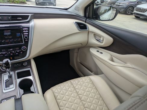 Used 2019 Nissan Murano Platinum FWD image 16