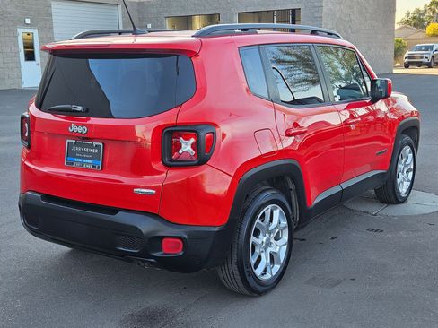 Used 2016 Jeep Renegade Latitude w/ Popular Equipment Group image 5