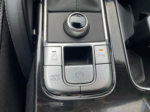 Used 2024 Kia Telluride EX w/ EX Captain's Chair Package FWD image 15