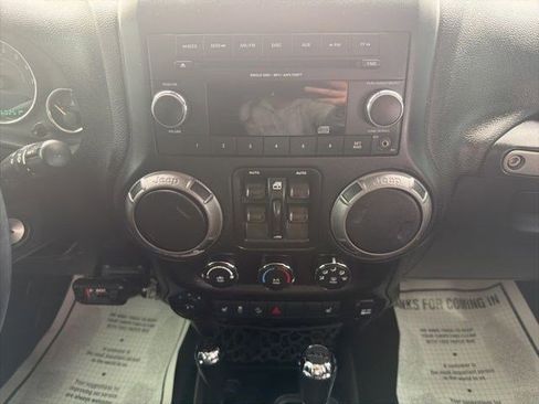 Used 2018 Jeep Wrangler Unlimited Sport S AWD/4WD image 16