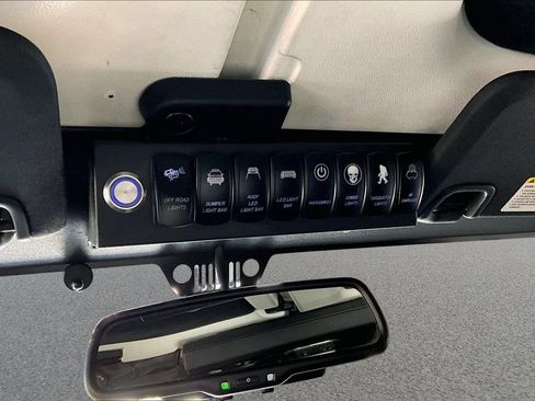 Used 2017 Jeep Wrangler Rubicon w/ Quick Order Package 24Z Recon AWD/4WD image 13