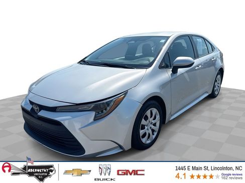 Used 2024 Toyota Corolla LE FWD image 1