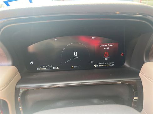 Used 2023 Lincoln Nautilus Reserve w/ Equipment Group 201A image 6