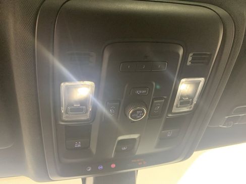 Used 2021 Chevrolet Suburban Premier w/ Premium Package image 29