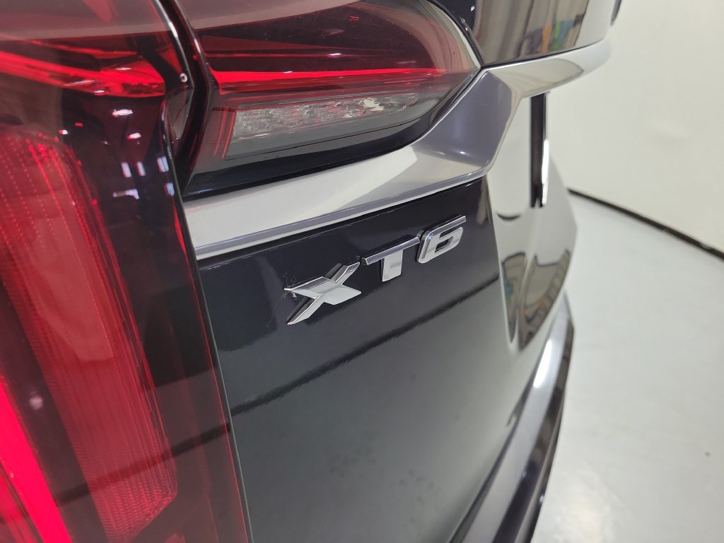 Used 2021 Cadillac XT6 Premium Luxury FWD image 7
