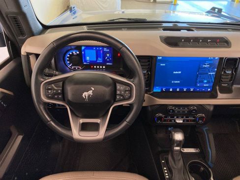 Used 2023 Ford Bronco Wildtrak AWD/4WD image 12