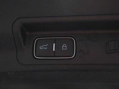 Certified 2023 Ford Explorer XLT image 20